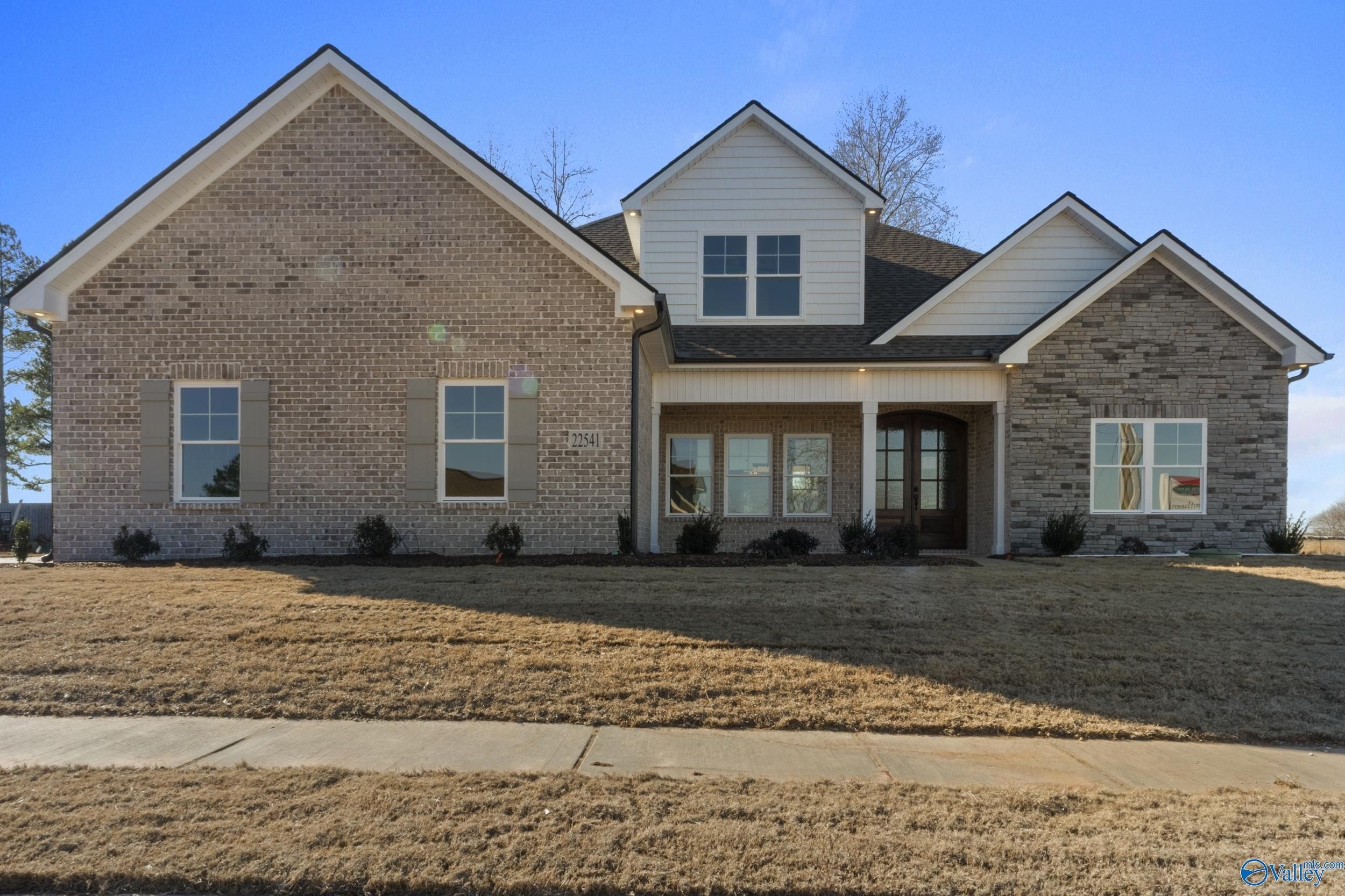 Single Family 5BR 5BA - 22541 Players Lane, Athens, AL