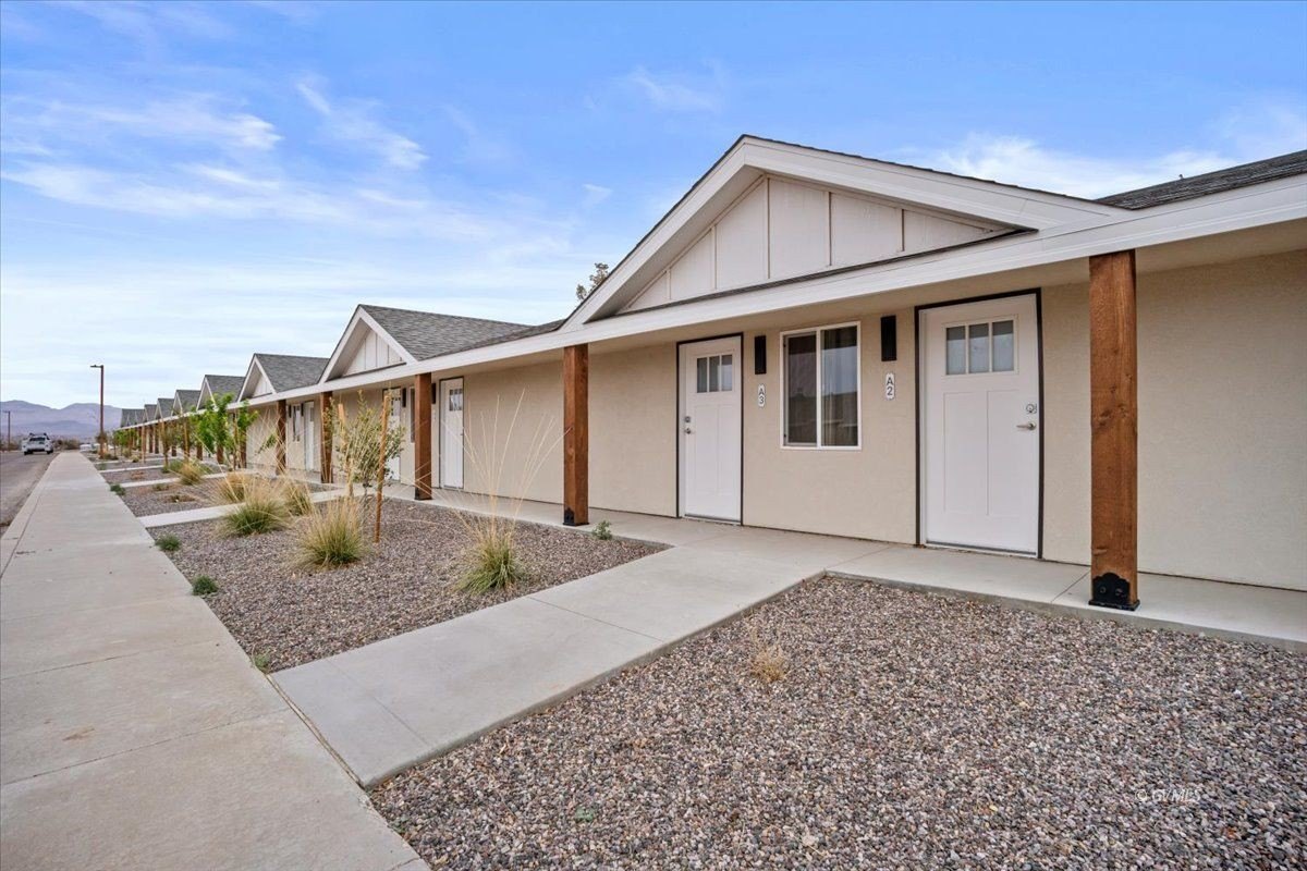 Single Family 1BR 1BA - 1879 PepperTree Dr, Safford, AZ