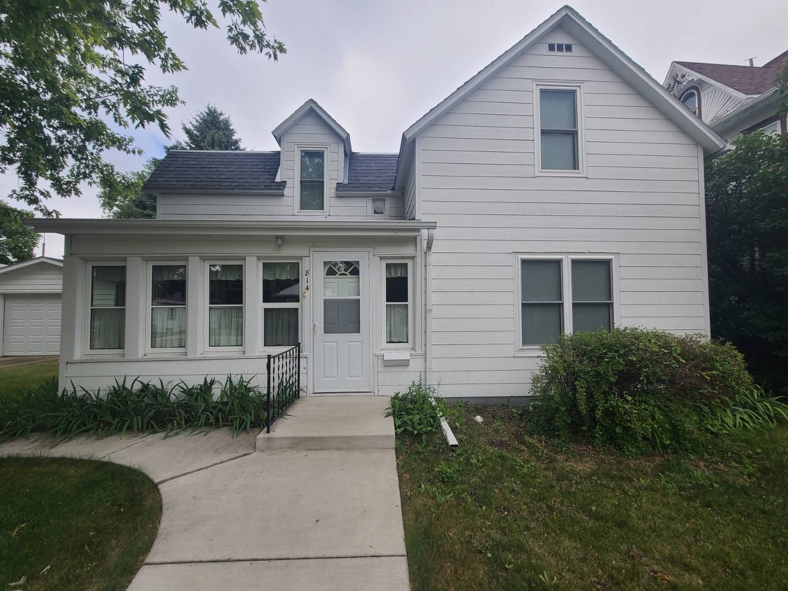 Single Family 4BR 1BA - 814 Sinclair Street, BOTTINEAU, ND