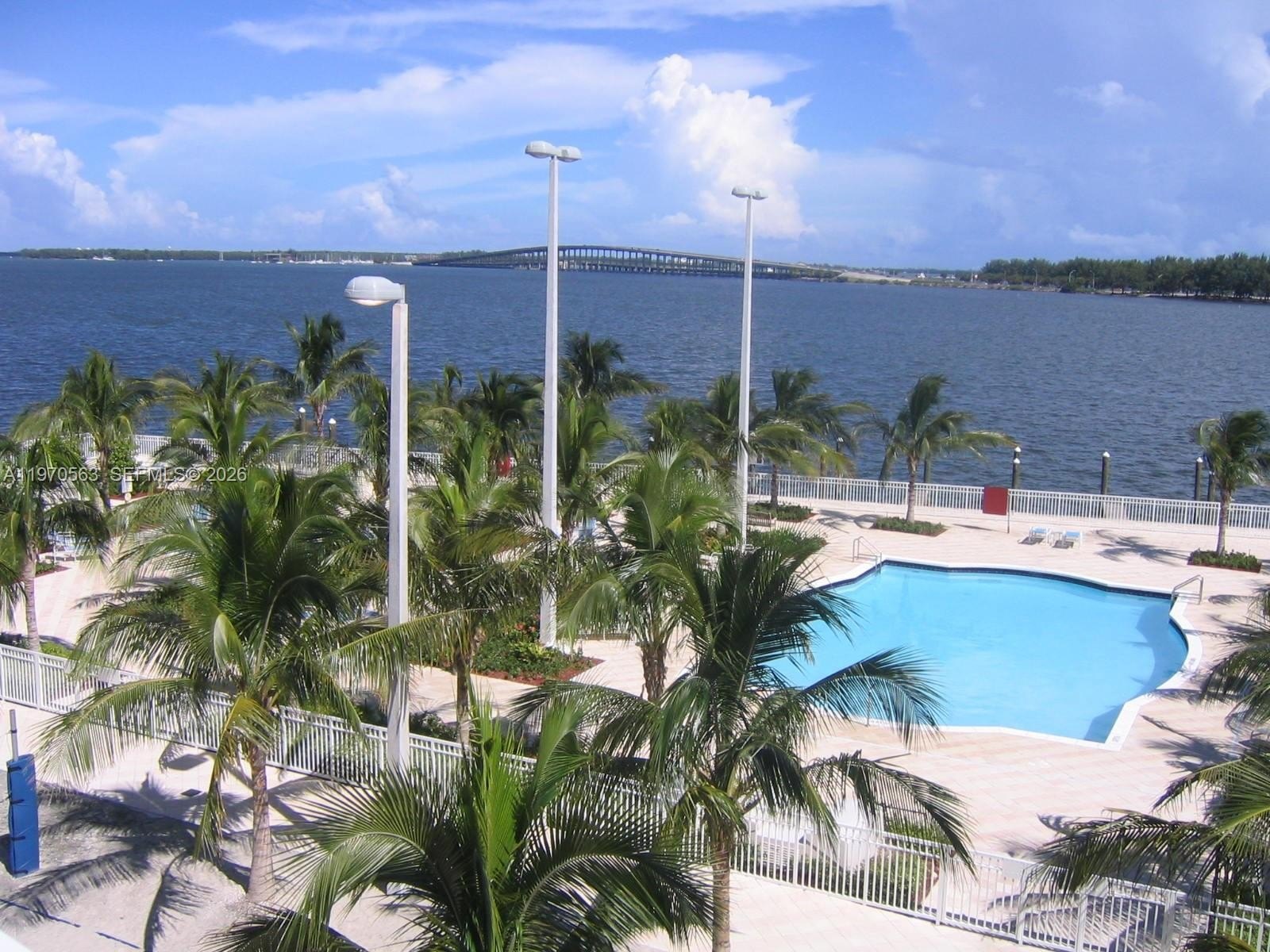 Condo 2BR 2BA - 2101 Brickell Ave, Miami, FL