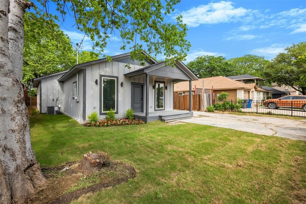 Single Family 3BR 2BA - 715 Ezekial Avenue, Dallas, TX
