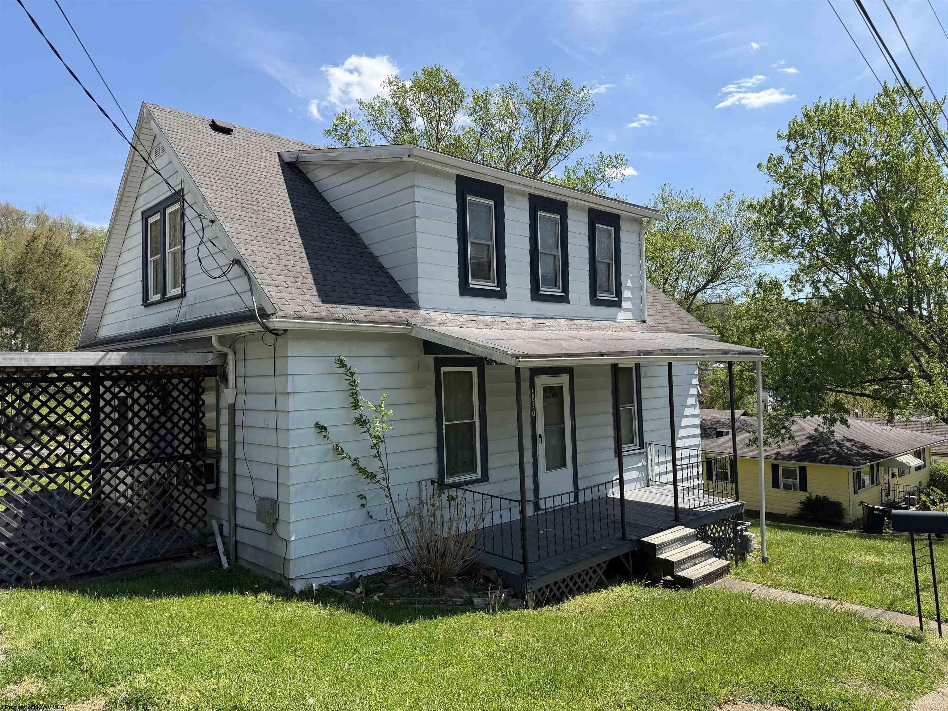 Single Family 3BR 2BA - 1830 Pearlman Avenue, Clarksburg, WV