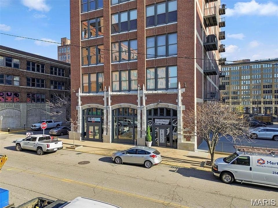 Condo 2BR 2BA - 1627 Locust Street, St Louis, MO