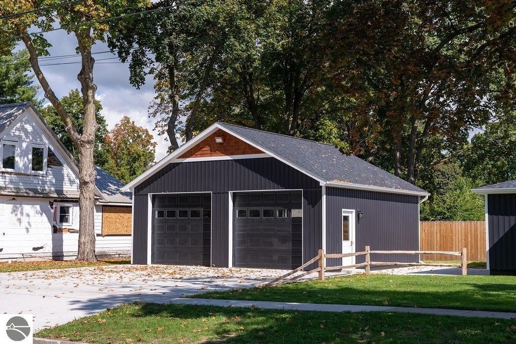 Other 3BR 2BA - 216 W Fifth Street, Clare, MI