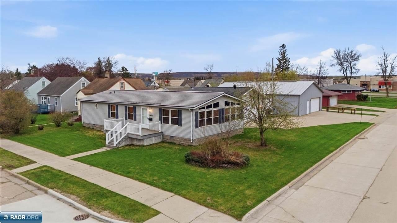 Single Family 3BR 2BA - 1430 12th St S, Virginia, MN