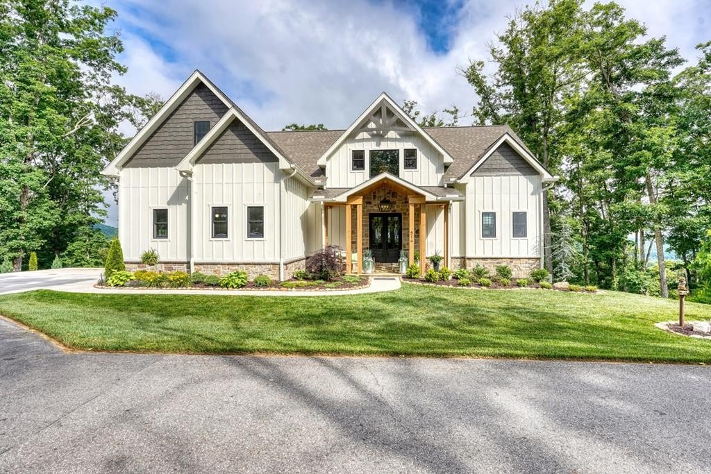 Single Family 4BR 5BA - 514 Winding Ridge, Blairsville, GA