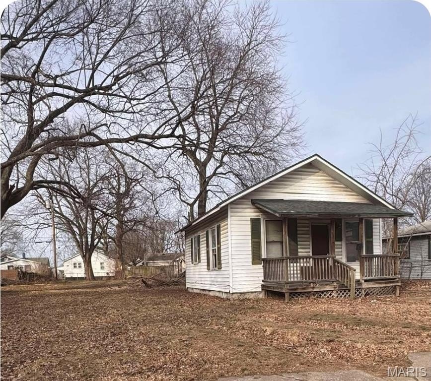 Single Family - 2933 Warren Avenue, Granite City, IL