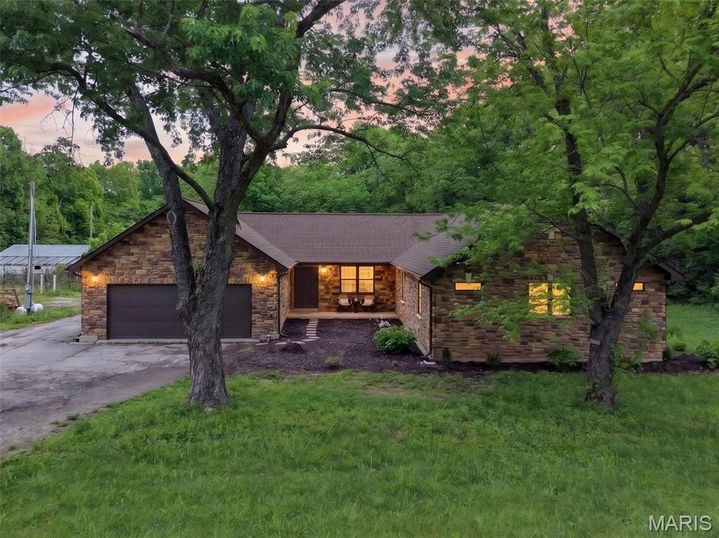 Single Family 5BR 3BA - 1510 Highway Dd, Defiance, MO