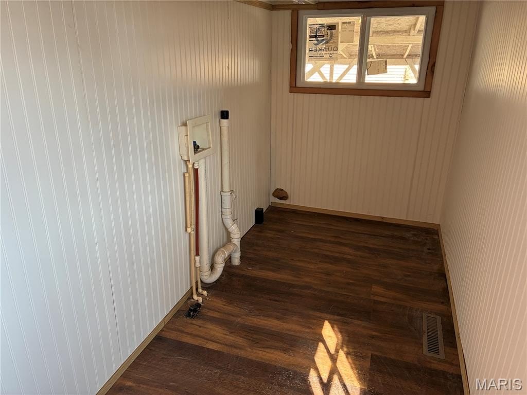 Single Family 2BR 1BA - 1208 N Madison Street, Litchfield, IL