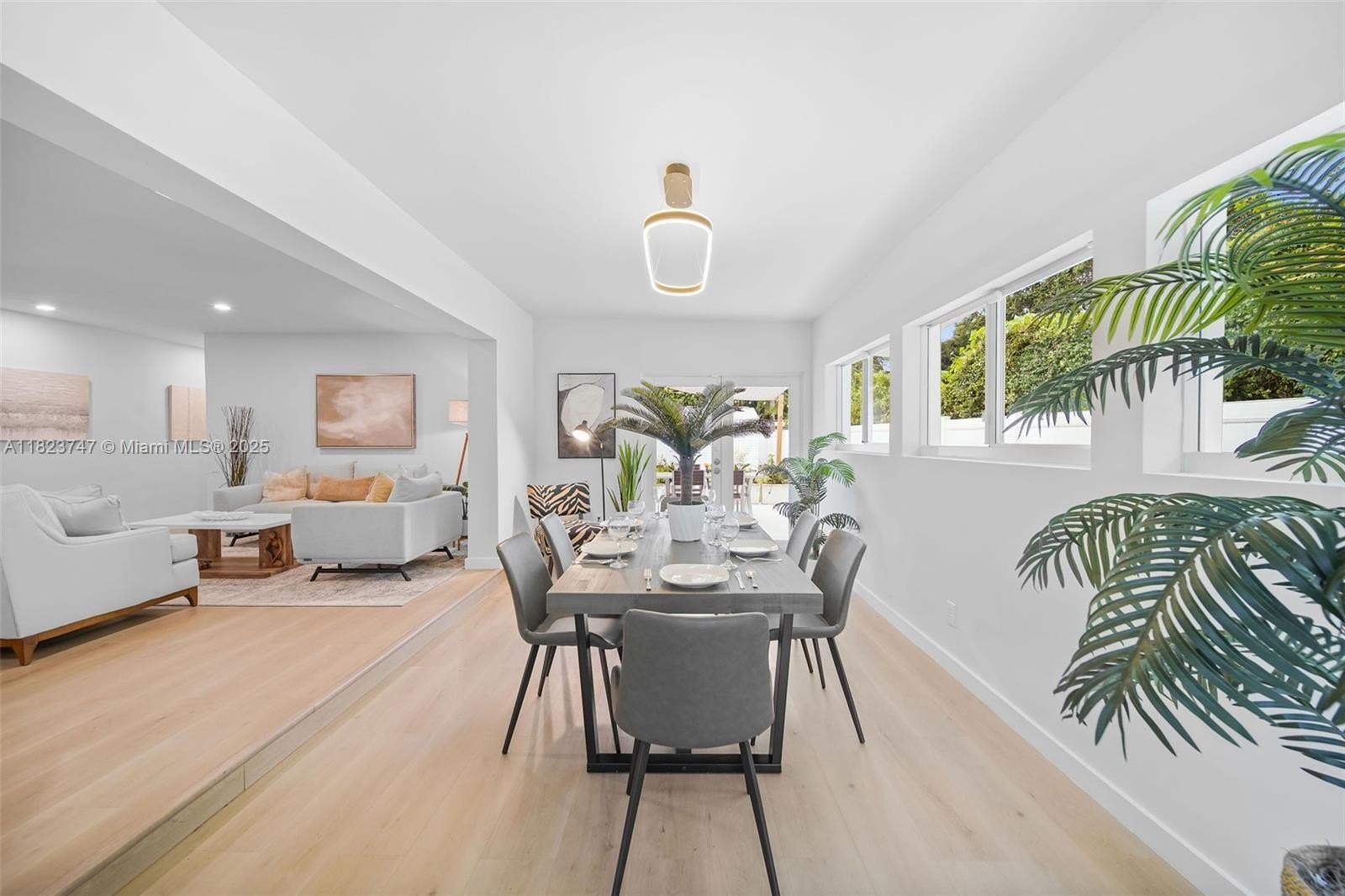 Single Family 4BR 4BA - 11530 NE 7th Ave, Biscayne Park, FL