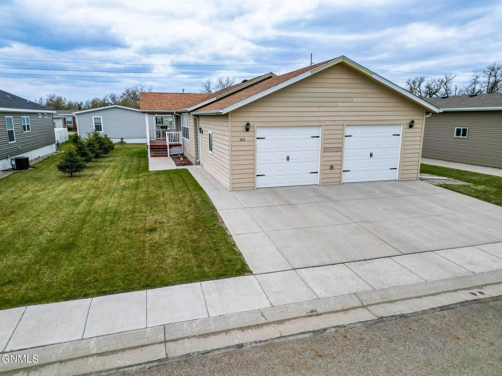 Manufactured Housing 2BR 2BA - 1613 Deerfield Road SE, Mandan, ND