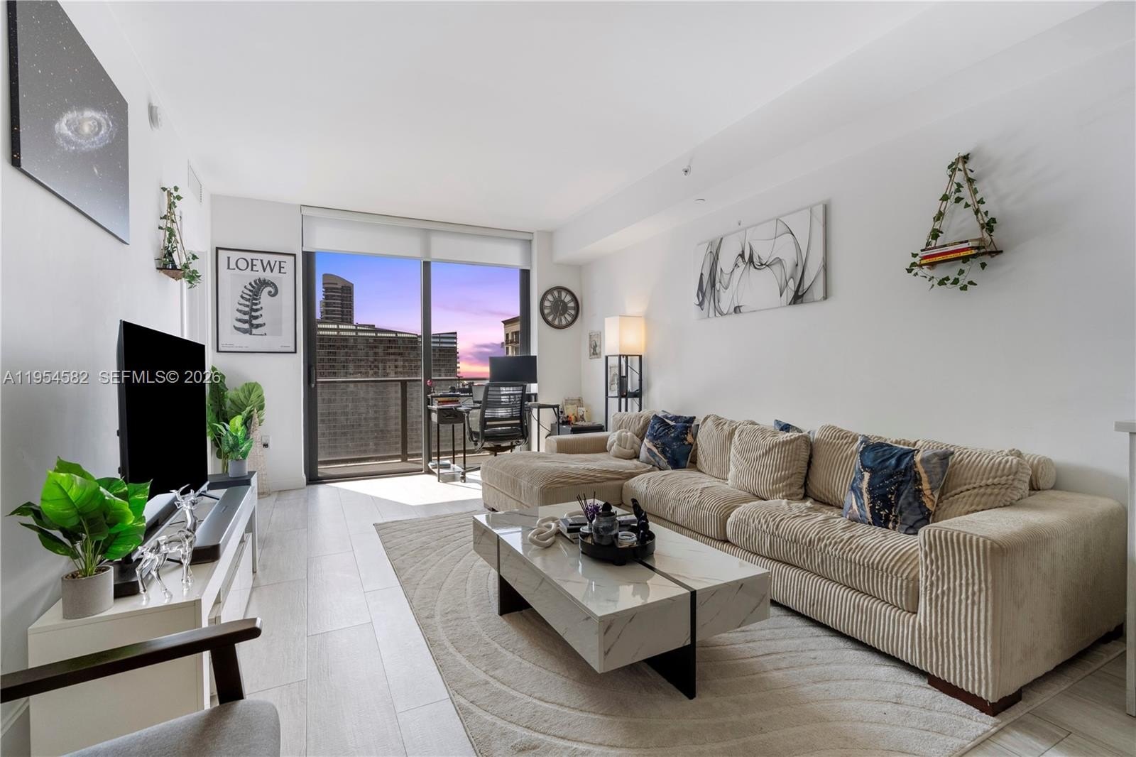 Condo 1BR 2BA - 55 SW 9th St, Miami, FL