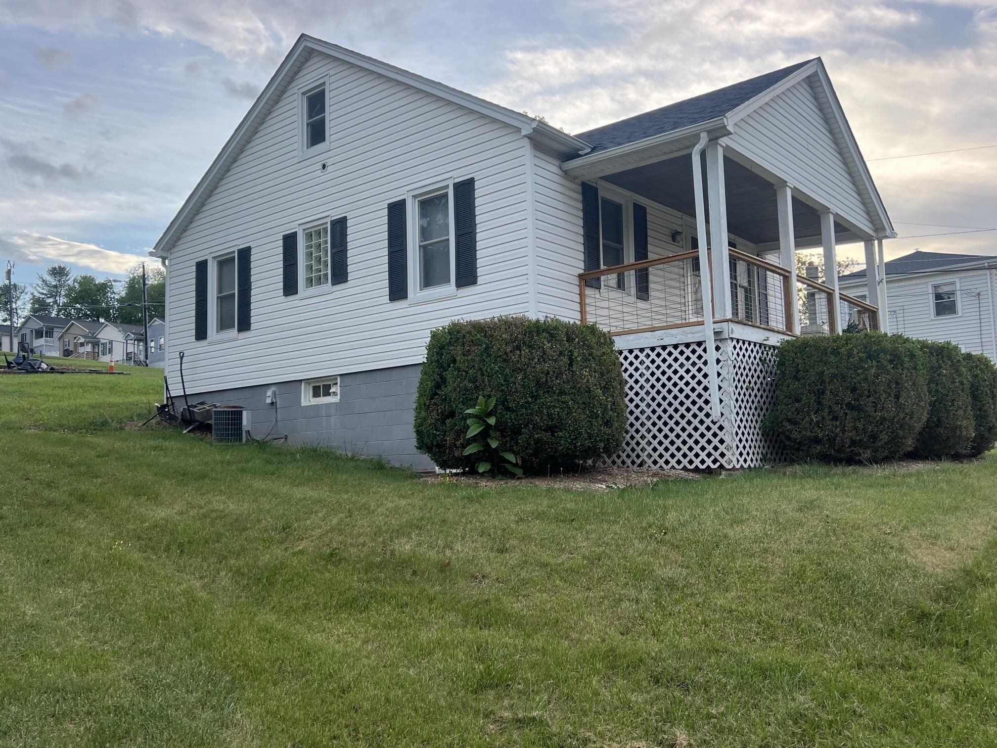 Single Family 2BR 1BA - 2106 POPLAR ST, STAUNTON, VA