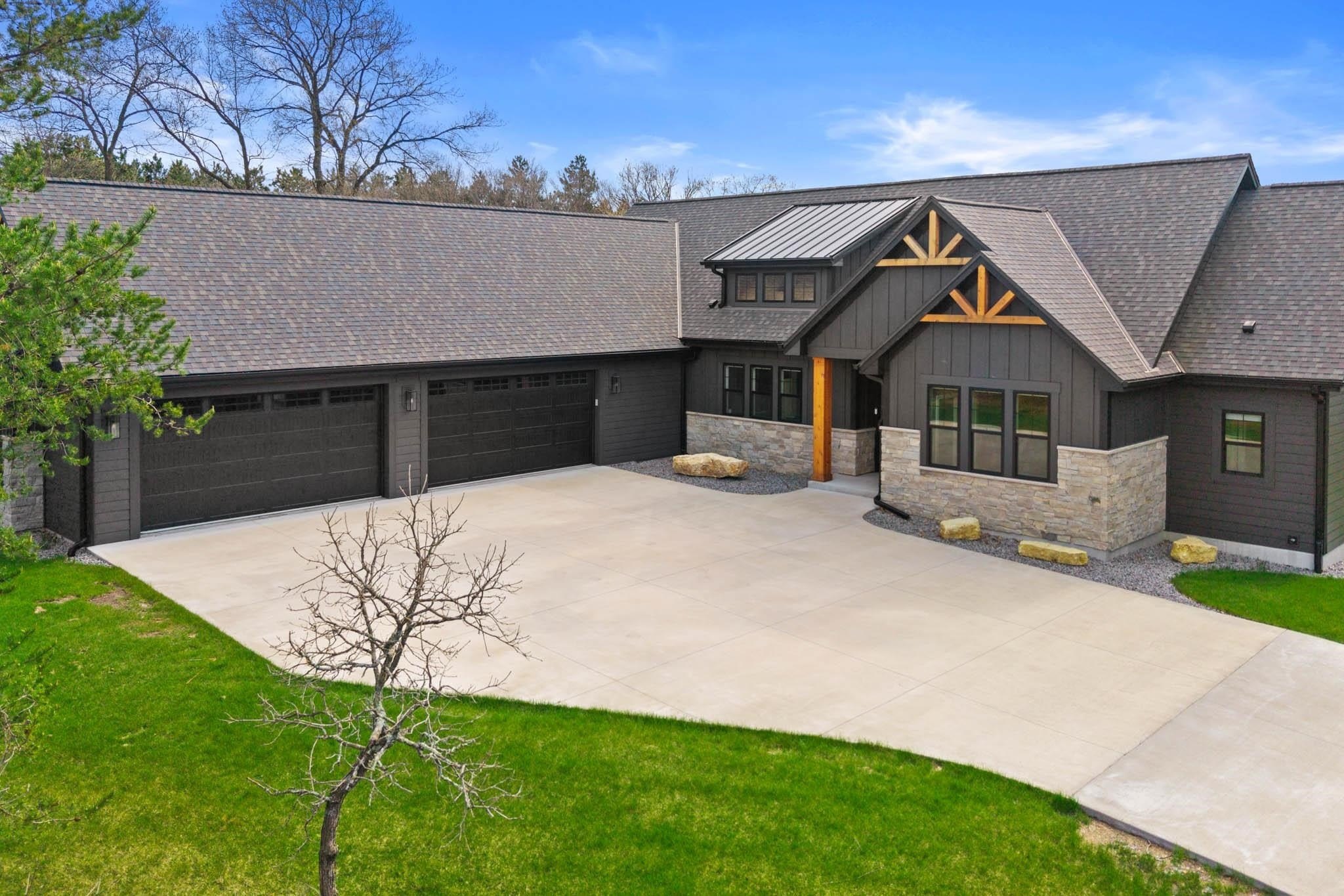 Single Family 3BR 3BA - 375 Pinehurst Drive, Nekoosa, WI