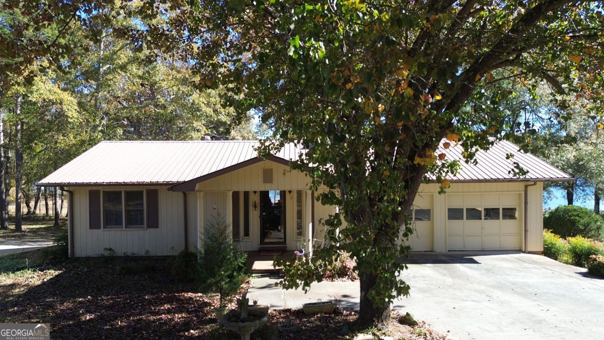 Single Family 2BR 2BA - 410 Cedar Street, Lavonia, GA