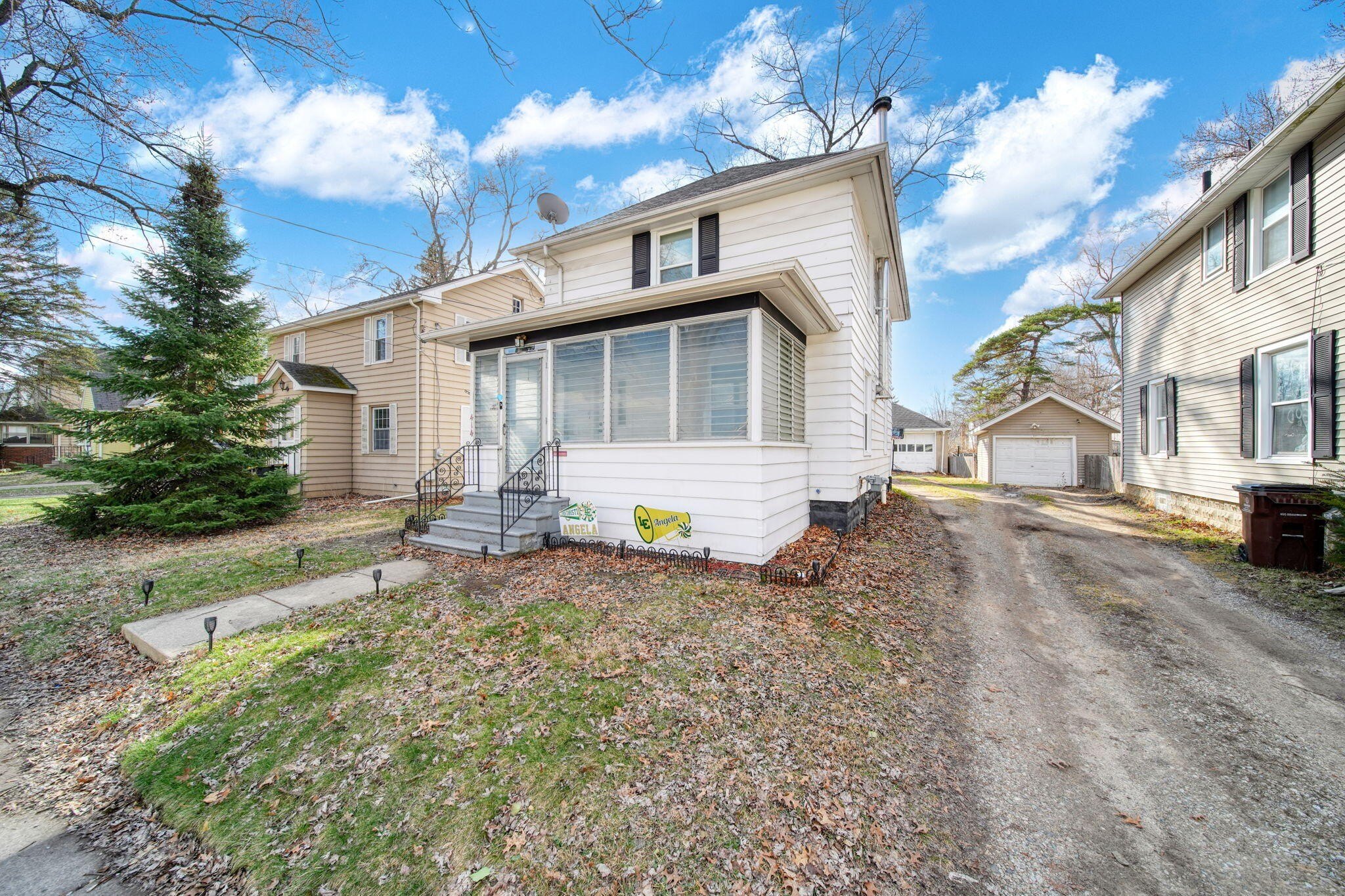 Single Family 3BR 1BA - 414 N Pleasant Street, Jackson, MI