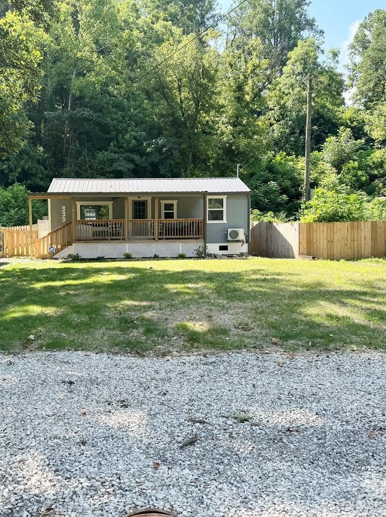 Single Family 1BR 4BA - 339 Ky State Rt 172, Staffordsville, KY