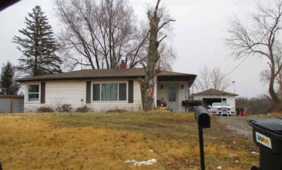 Single Family 3BR 1BA - 15959 Highway 169, Savannah, MO