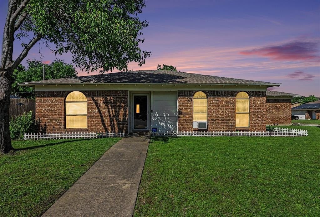 Single Family 3BR 2BA - 8553 James Court, White Settlement, TX