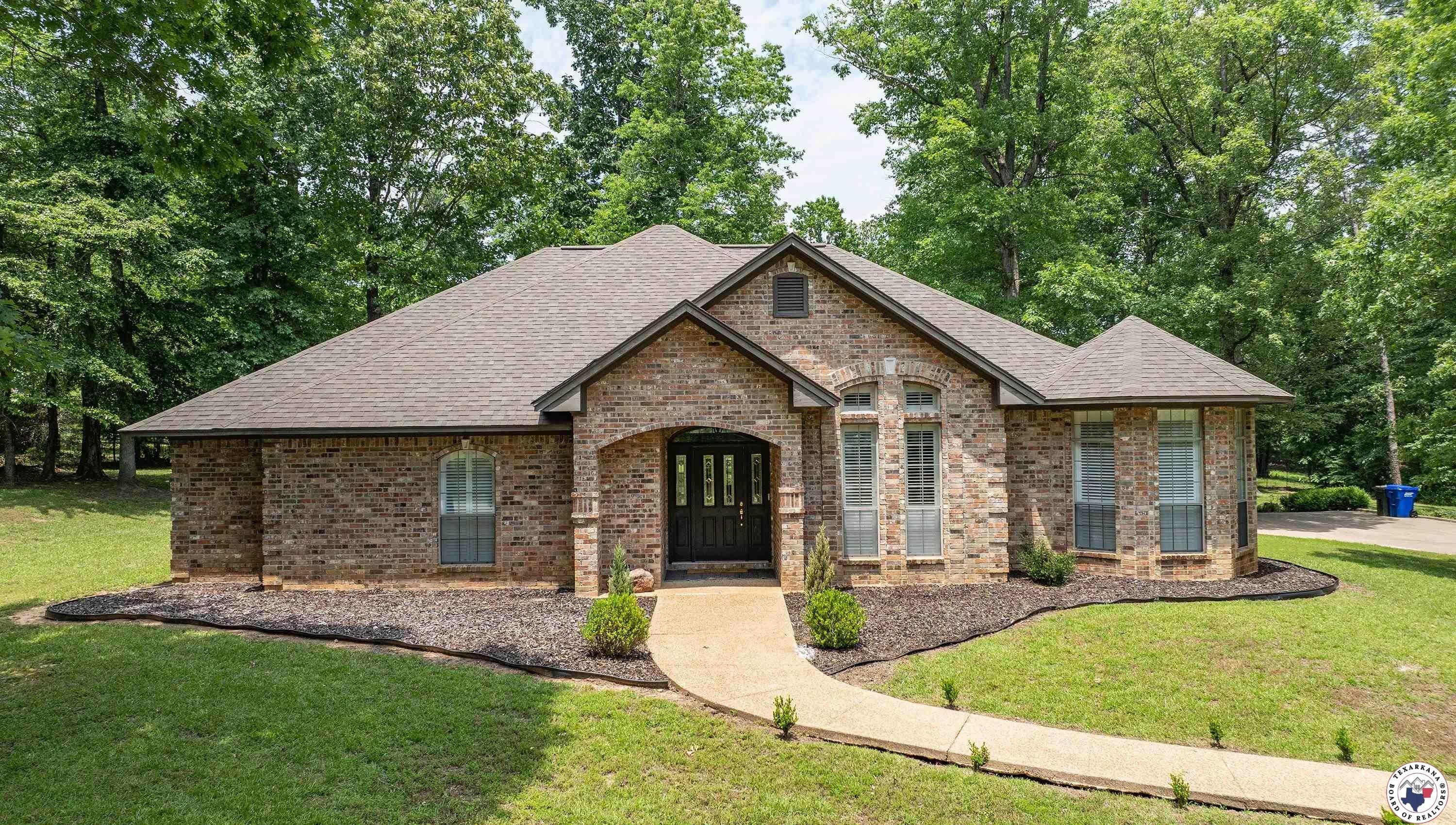 Single Family 3BR 4BA - 1305 CENTERHILL RD, Linden, TX