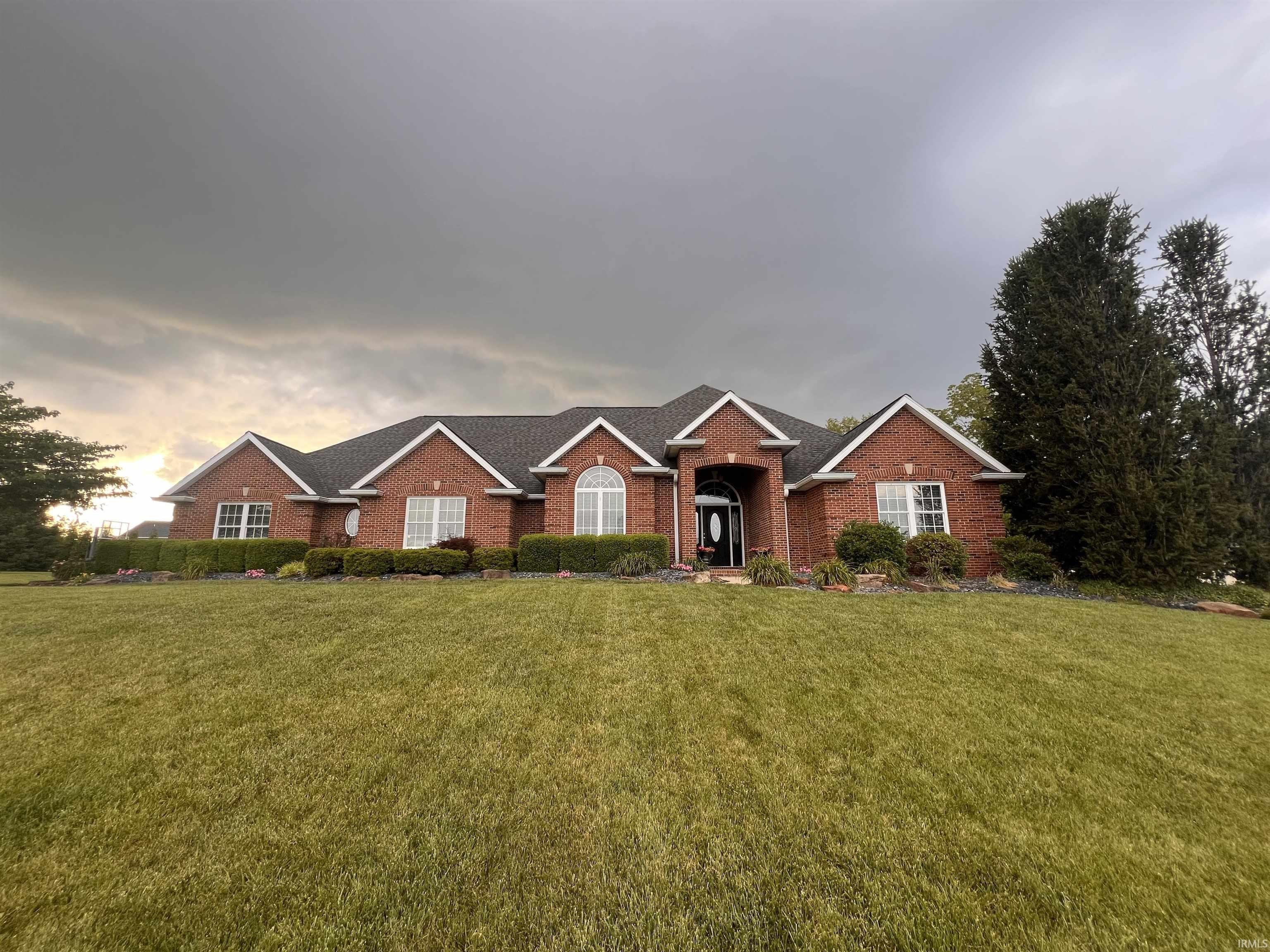 Single Family 4BR 5BA - 4190 W Brookstone Court, Jasper, IN