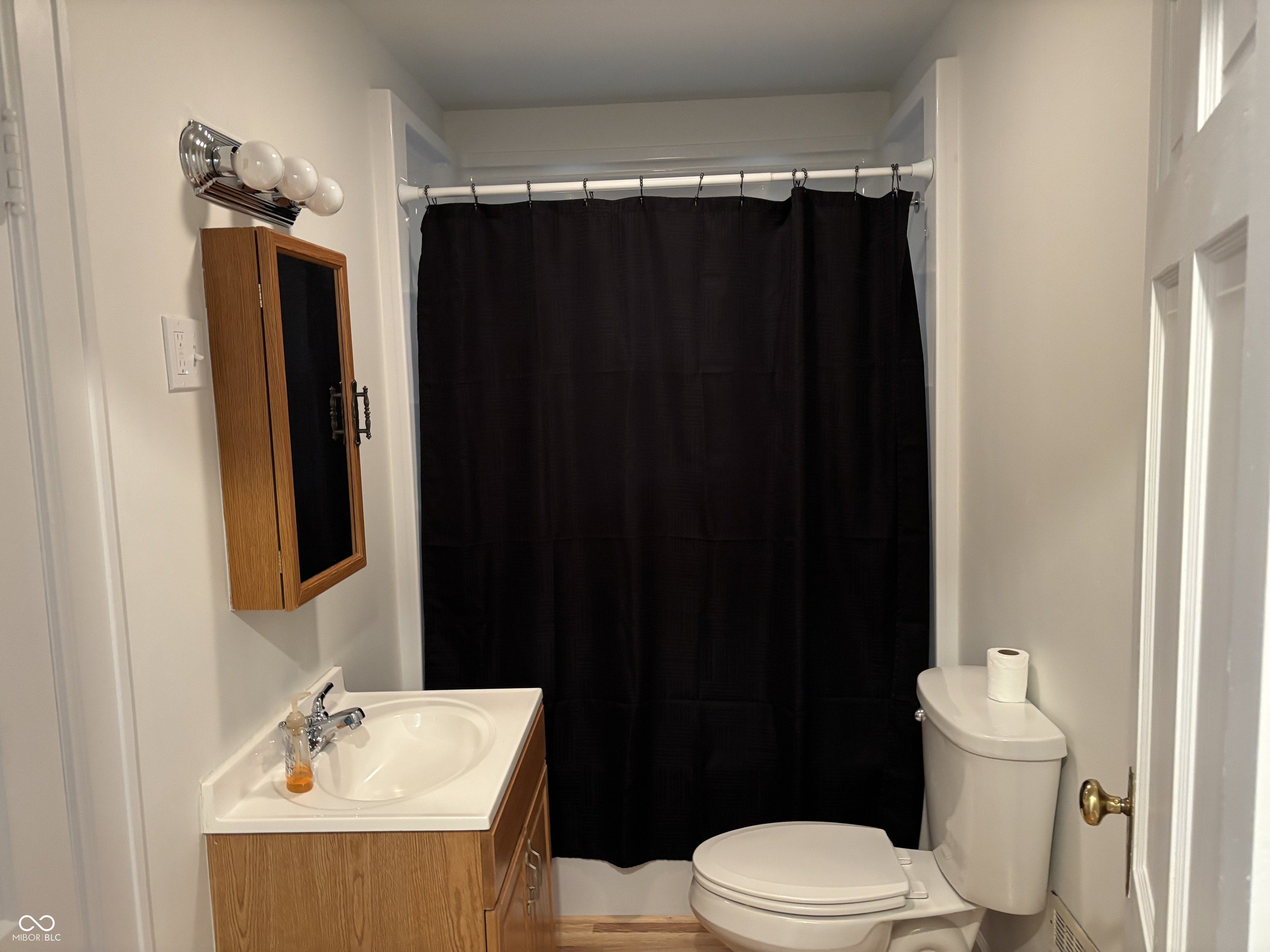 102 E 12th St  