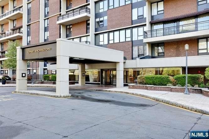Co-op 3BR 2BA - 1 Horizon Road 619, Fort Lee, NJ