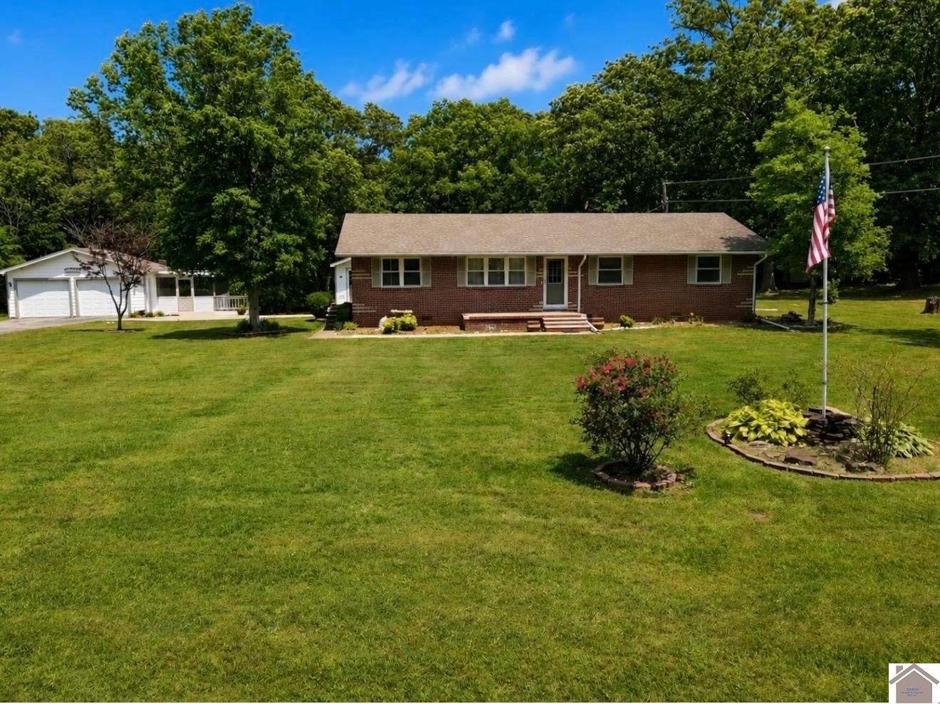 Single Family 3BR 1BA - 14513 E US Hwy 68, Hardin, KY