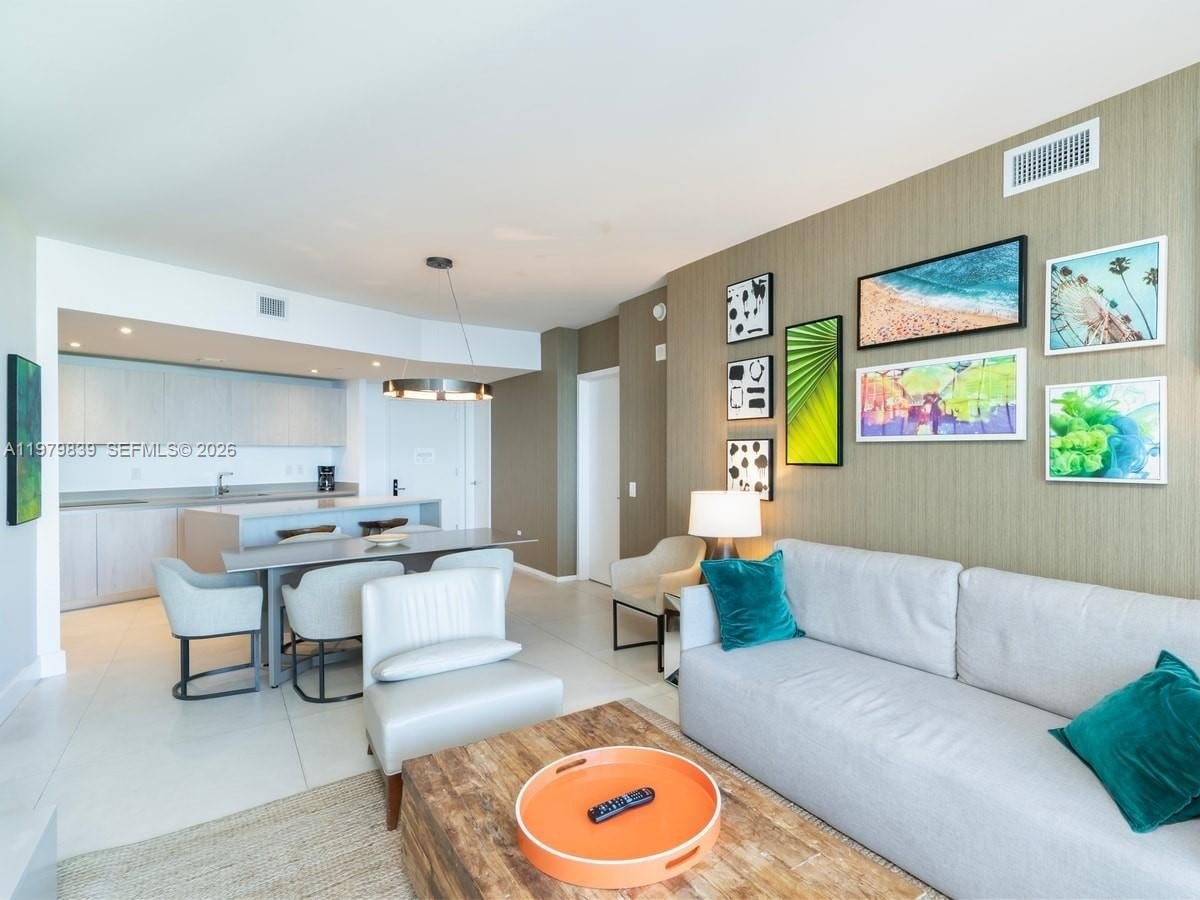 Condo 2BR 2BA - 4111 S Ocean Dr, Hollywood, FL