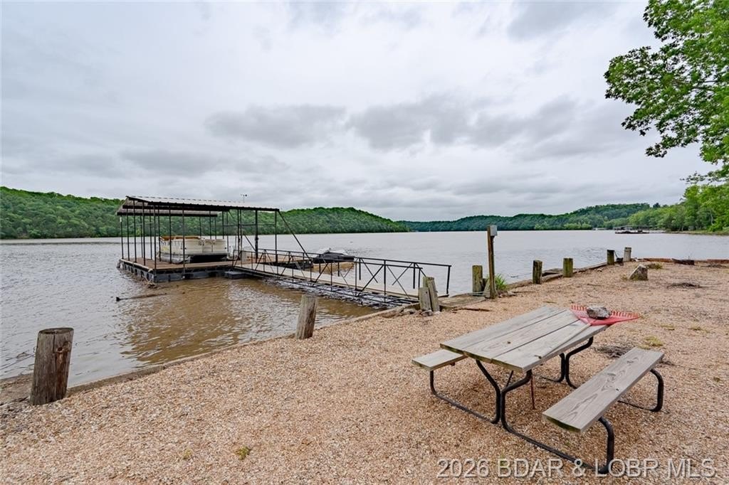 Single Family 4BR 3BA - 3135 Lick Creek Road, Edwards, MO