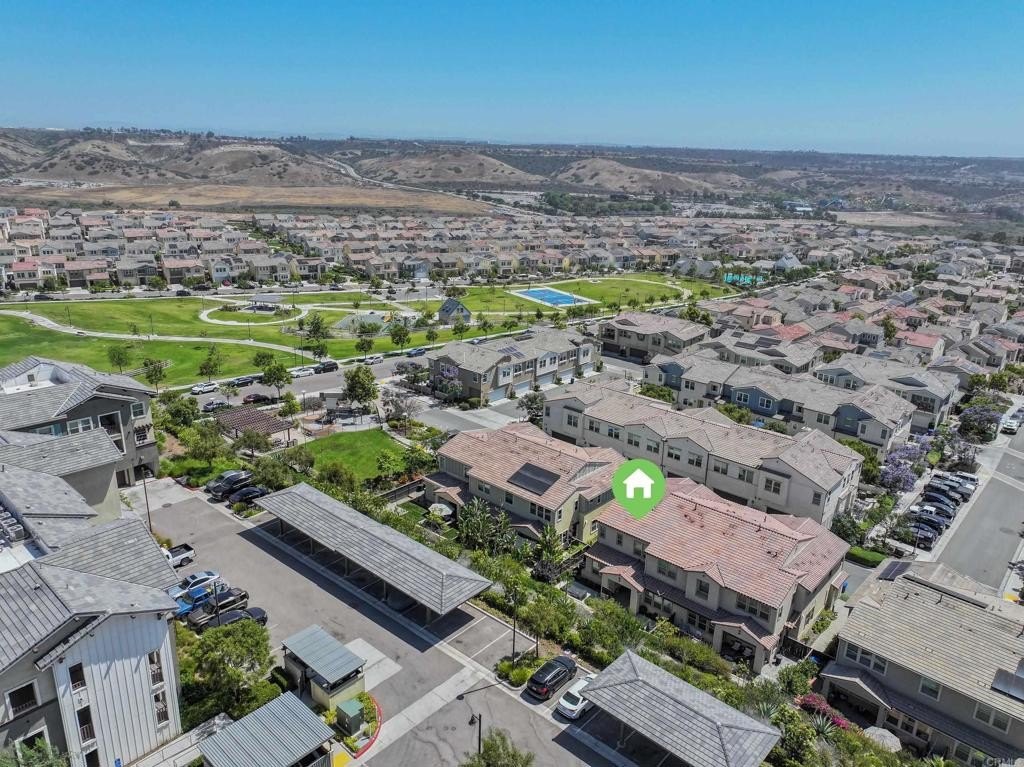 1925 Avenida Senecio