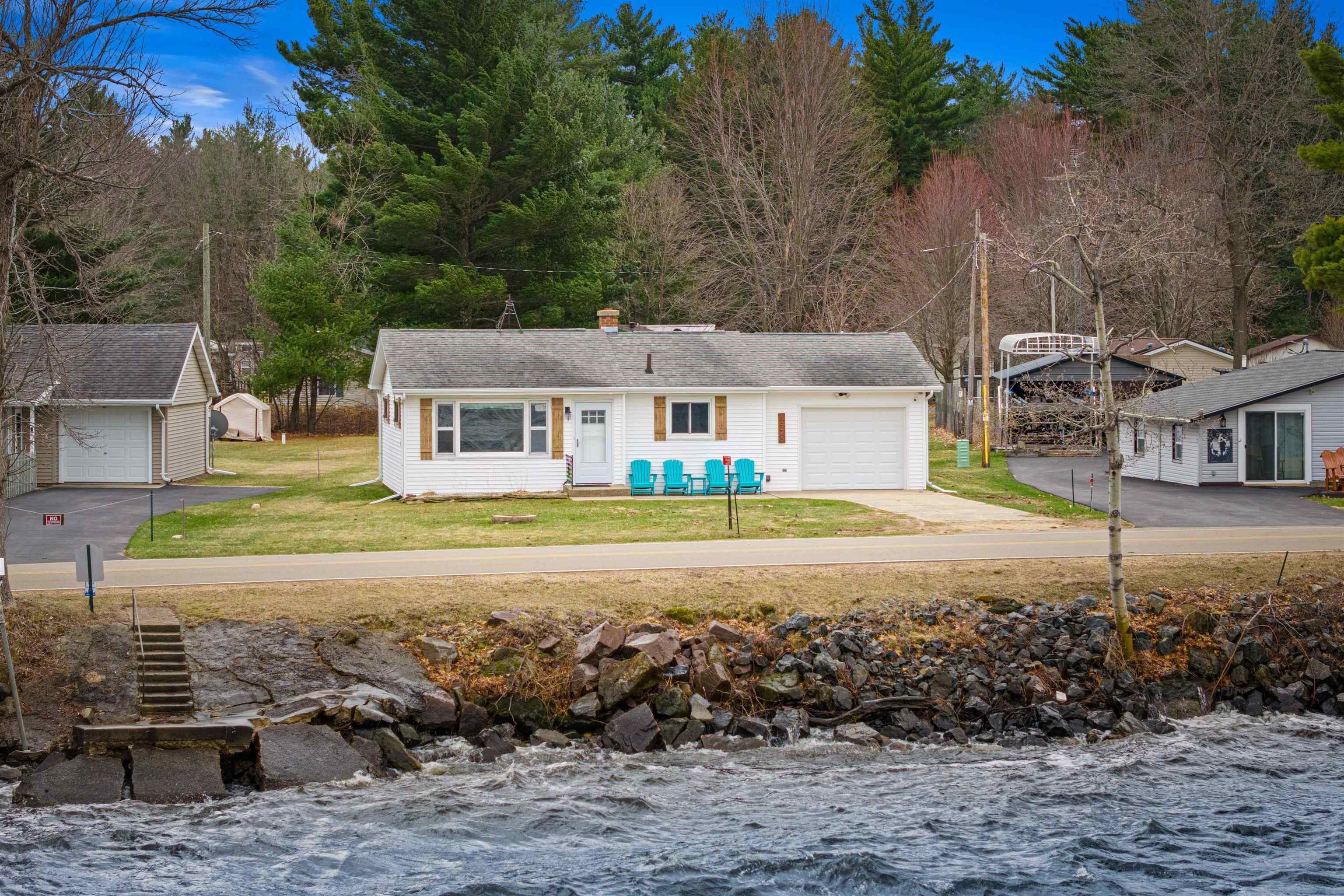 Single Family 3BR 1BA - 1925 Bighorn Drive, Arkdale, WI