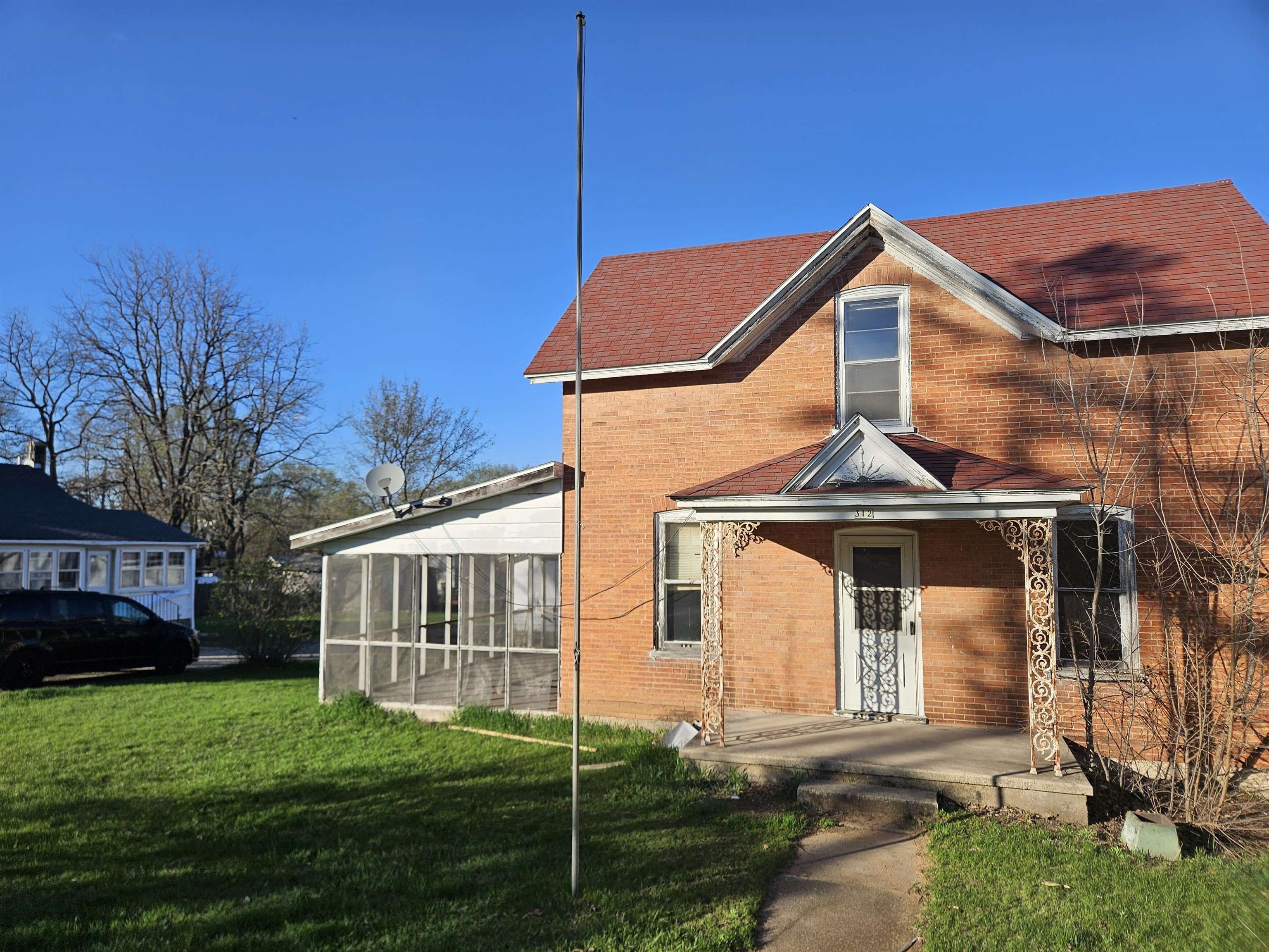 Single Family 3BR 2BA - 312 N Elm Street, Endeavor, WI