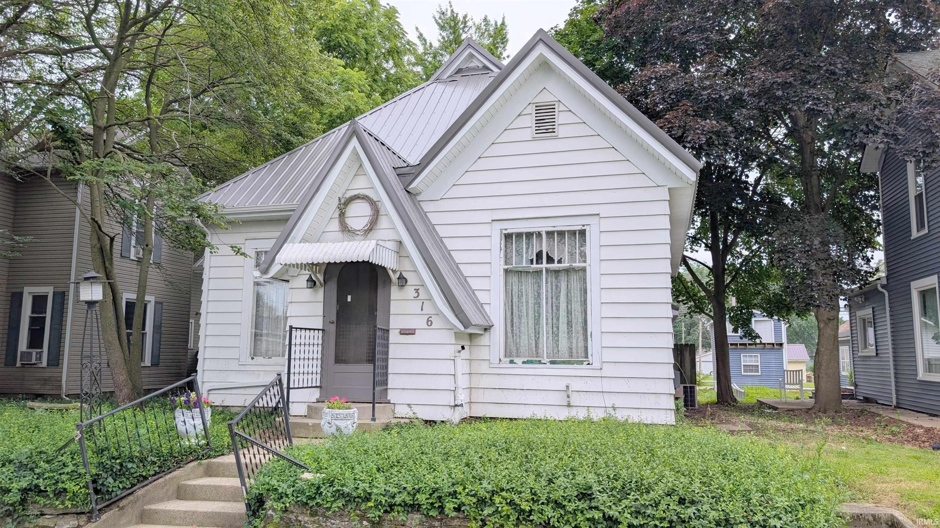Single Family 3BR 2BA - 316 W Wiley Avenue, Bluffton, IN