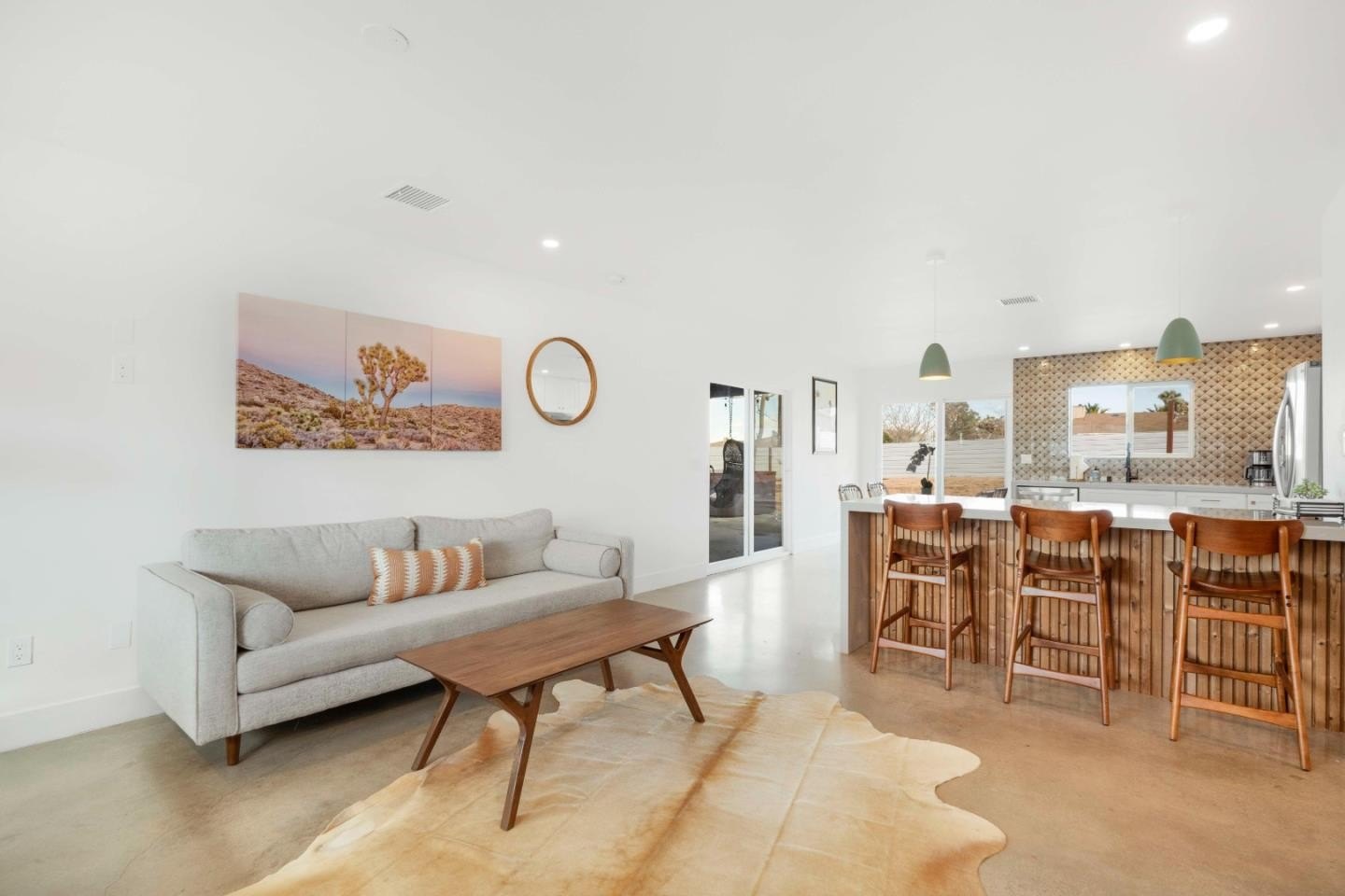 Single Family 4BR 2BA - 7137 Hanford AVE, YUCCA VALLEY, CA