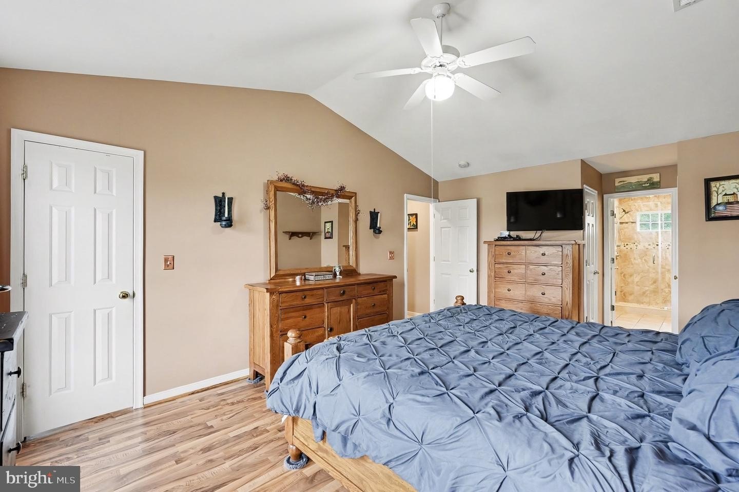 Single Family 4BR 4BA - 11702 INVERARRY DR, FREDERICKSBURG, VA