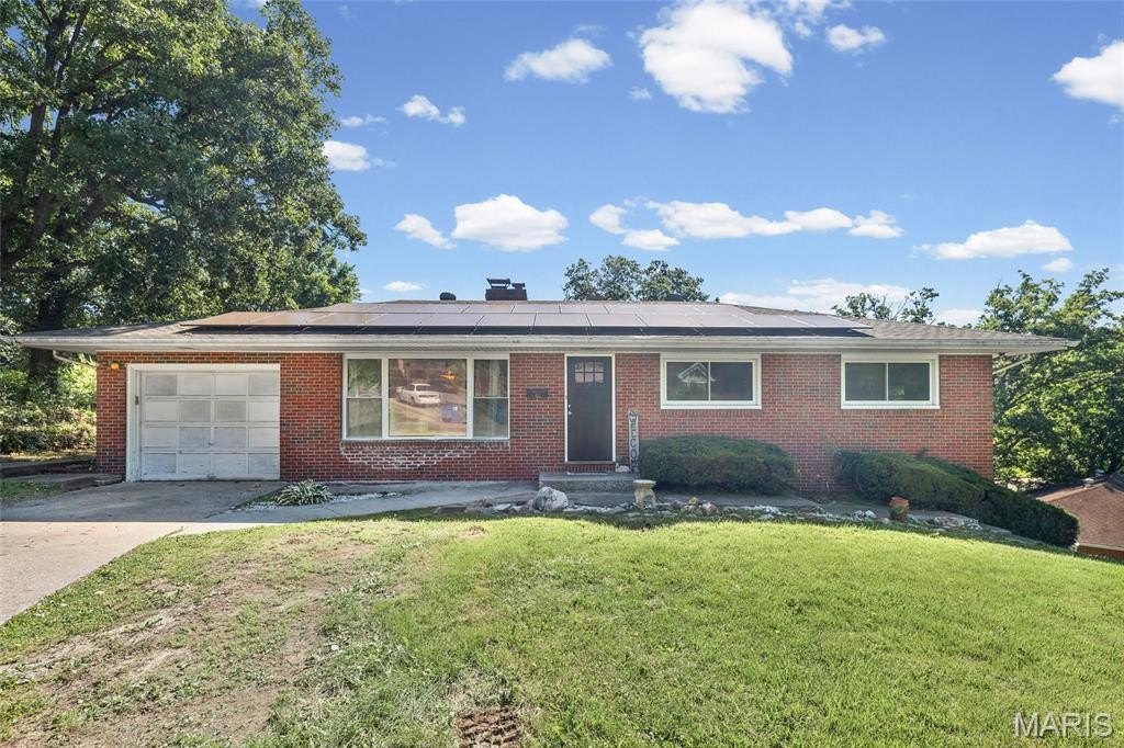 Single Family 3BR 3BA - 2303 Fairview Drive, Alton, IL