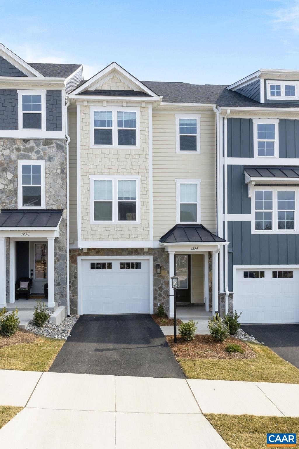 Single Family 4BR 4BA - 32 TALEN LN, CHARLOTTESVILLE, VA