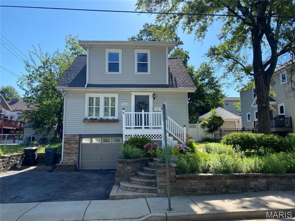 Single Family 2BR 2BA - 2510 Oakland Avenue, St Louis, MO