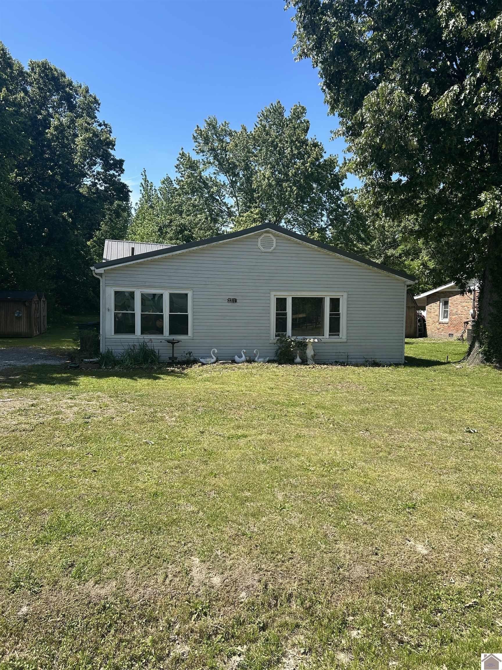 Single Family 2BR 1BA - 2211 Dixie Ave, Paducah, KY