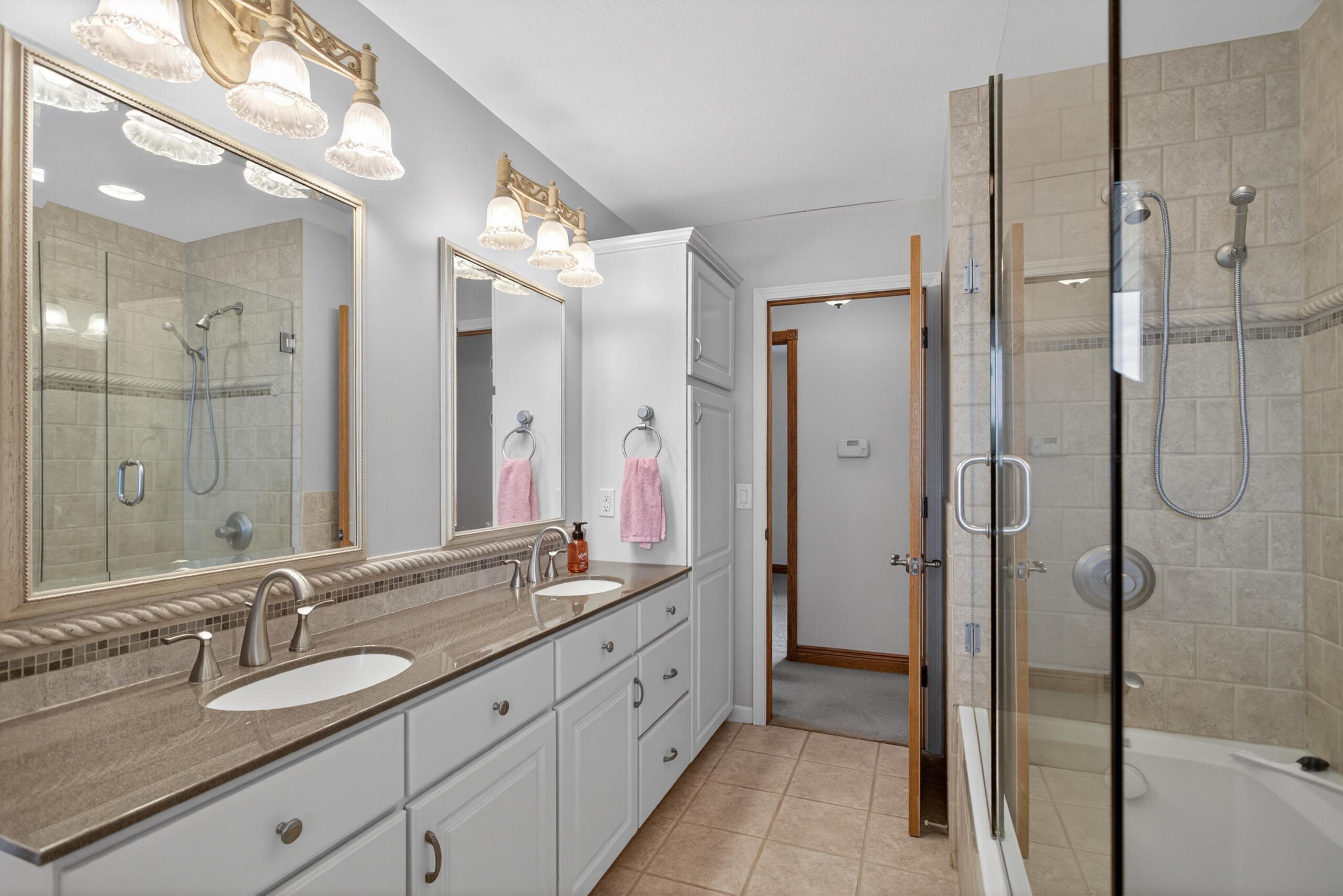 Single Family 4BR 2BA - 332 Riviera Drive, Brooklyn, MI