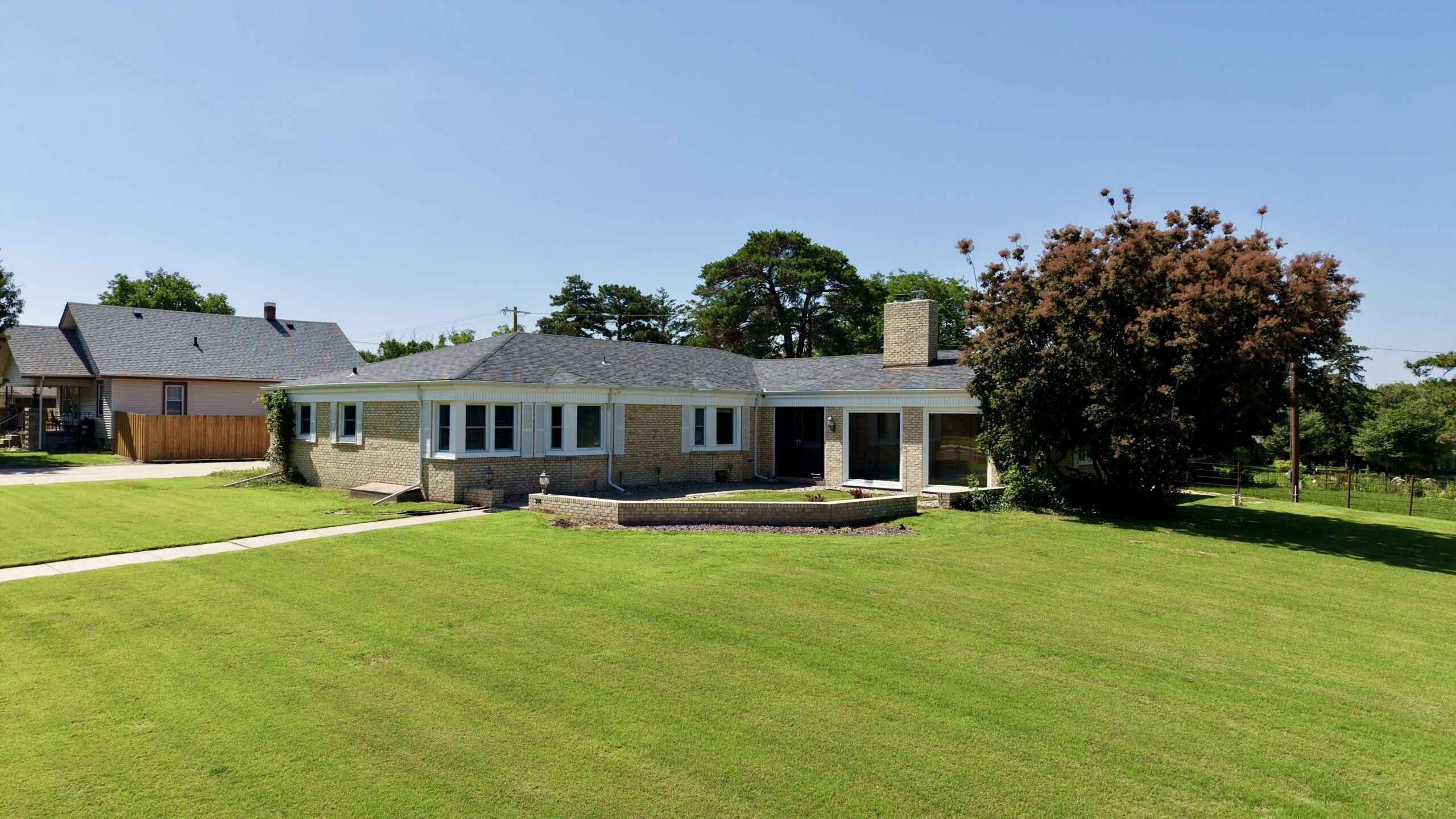 Single Family 4BR 5BA - 310 W 22nd St, Hays, KS