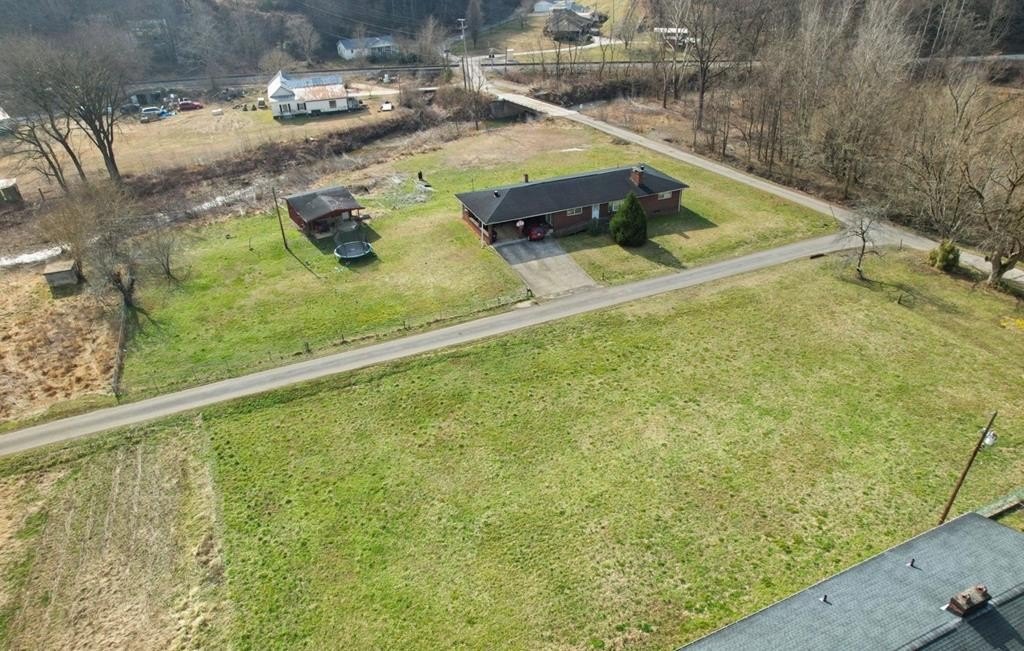 Single Family 3BR 2BA - 22 Triple Lane, Topmost, KY