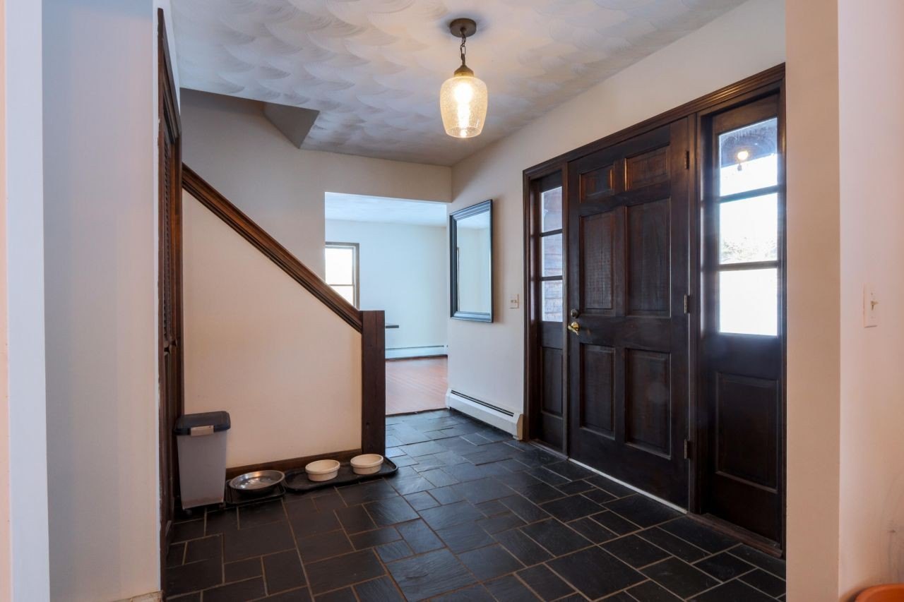 Single Family 5BR 3BA - 137 China Road, Albion, ME