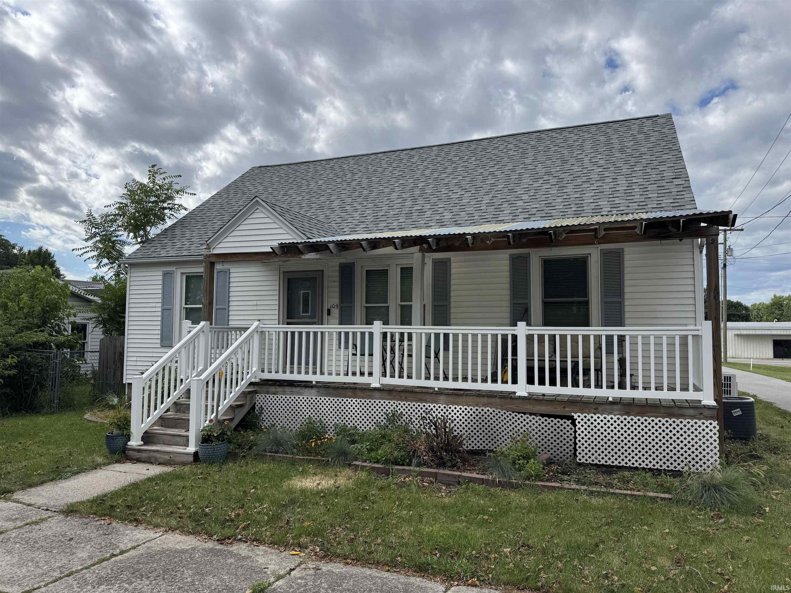 Single Family 3BR 2BA - 109 E Roe, Ossian, IN