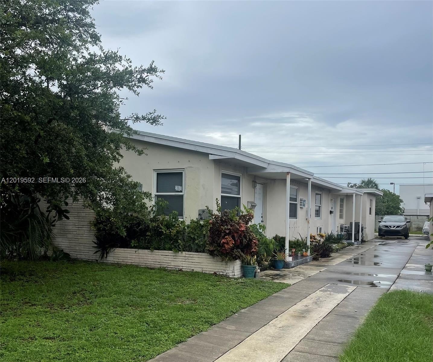 Triplex 4BR 4BA - 1711 Thomas St, Hollywood, FL