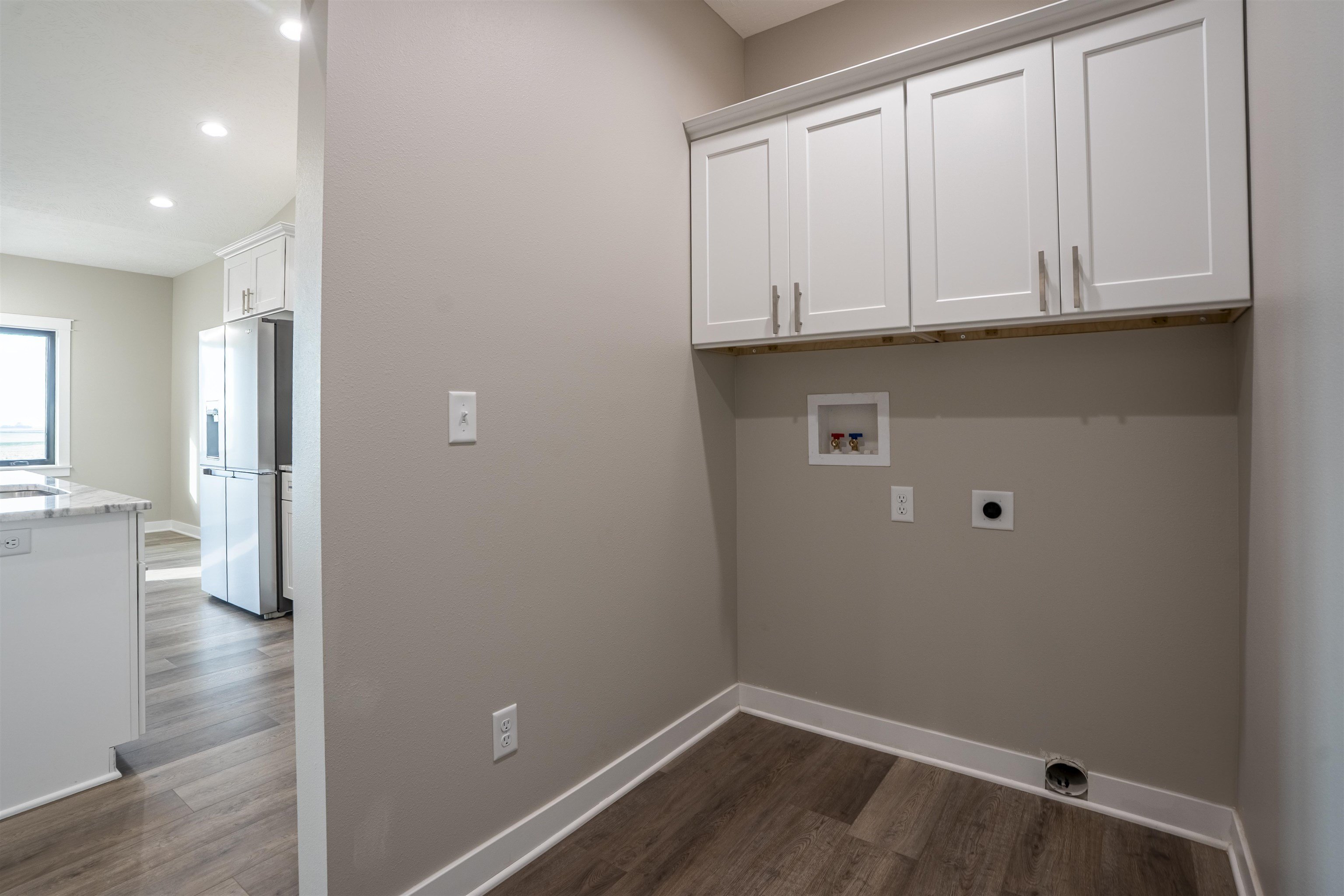 Single Family 2BR 2BA - 708 17th St SE, Orange City, IA
