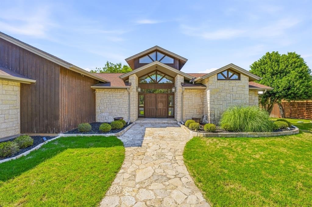 Single Family 3BR 4BA - 624 Williamsburg Court, Granbury, TX