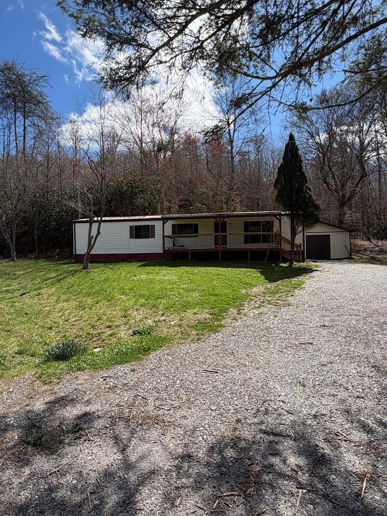 Single Family 3BR 2BA - 3086 Old Hwy 64E, Hayesville, NC