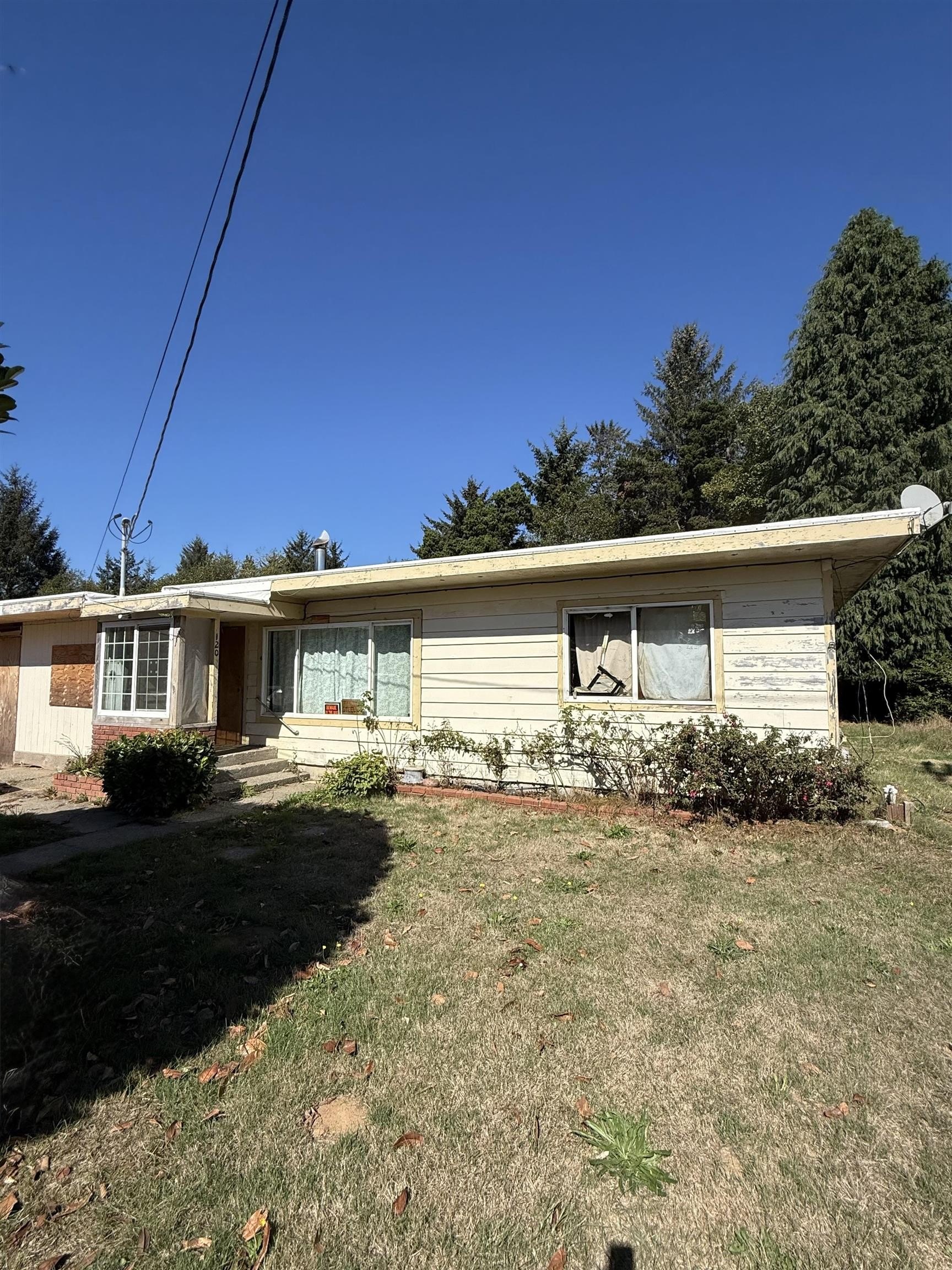 Single Family 3BR 1BA - 120 W Coolidge, Crescent City, CA